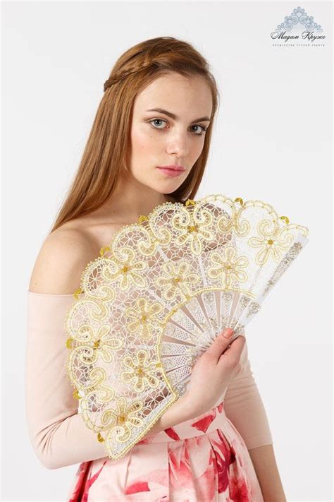 Hand fans silk lace - muktibox.com