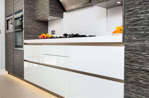 Handless Kitchen Cabinet - balustradellc
