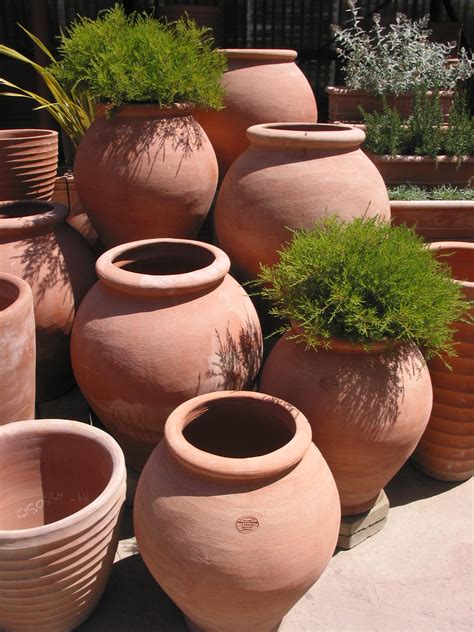 Handmade Italian Terracotta Pots, Vases & Olive Jars - muktibox.com