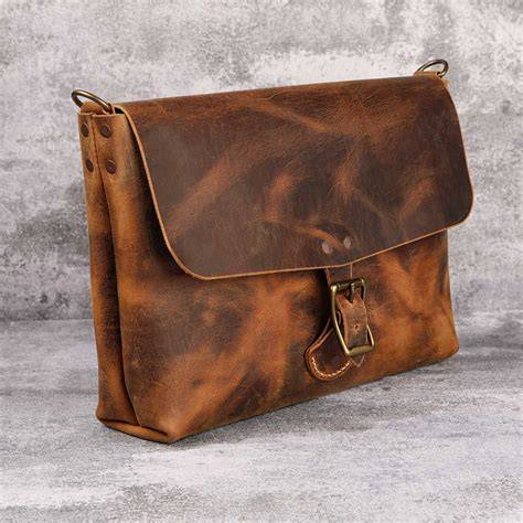 Handmade Leather Bags: Upcycling Fashion Innovation - raincitystudios.com