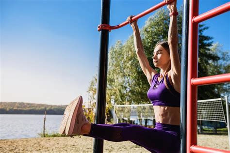 Hanging Leg Raises: 7 Powerful Steps to Sculpt Strength - balustradellc