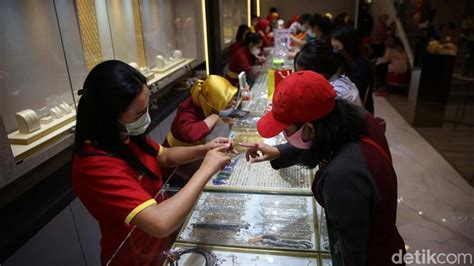 Harga Emas Dunia Melemah Jelang Lebaran, Emas Perhiasan di RI ... - balustradellc