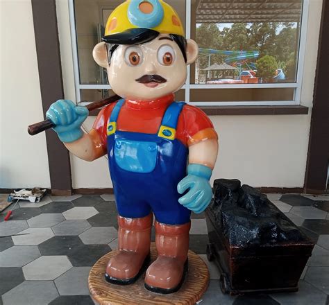 Harga pembuatan patung maskot fiberglass - muktibox.com