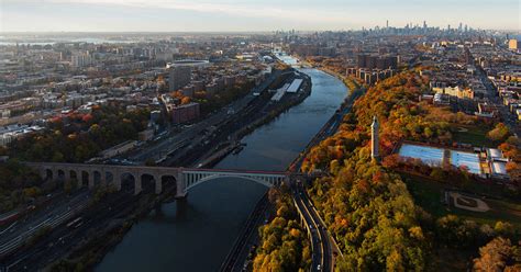 HARLEM RIVER - New York City