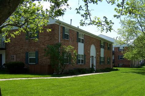 HEATHER HILLS APTS - 4835 Heatherdowns Blvd, Toledo, OH - Yelp