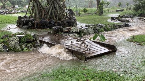 Heavy rain triggers flash flood warnings, road closures across Hawaii ... - balustradellc