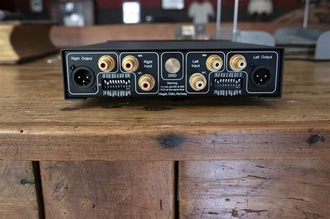 Hegel V10 - The Ear - balustradellc