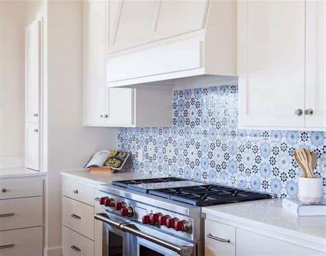 Here’s How to Tile a Kitchen Backsplash - Home Hardware - balustradellc