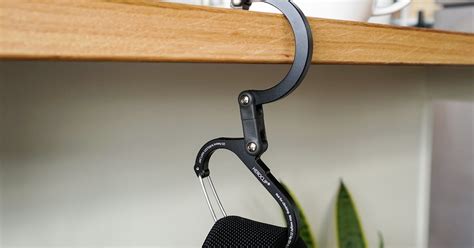 HEROCLIP Medium Hanger Review | Pack Hacker - balustradellc