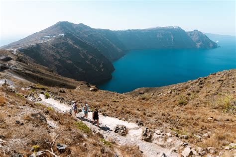 Hiking on Santorini island - Greeka - balustradellc