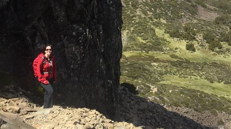 Hiking on scree: Tips and techniques - balustradellc