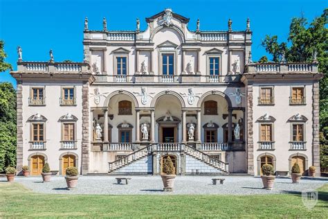 Historic mansions and palace for sale in Italy - balustradellc