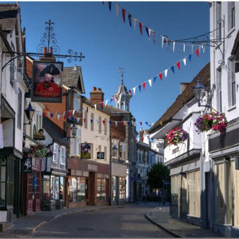 HITCHIN & surrounding villages - is it worth moving to if so why?