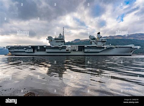 HMS Queen Elizabeth greeted as it makes its way to Glen Mallan …