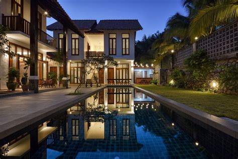 HOLIDAY VILLA - Prefab house by Eco-Resorts - balustradellc