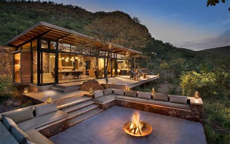 Home ~ Luxury African Safari - balustradellc