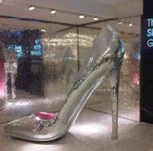 HOT 50: SELFRIDGES SHOE GALLERY - Design Week - balustradellc