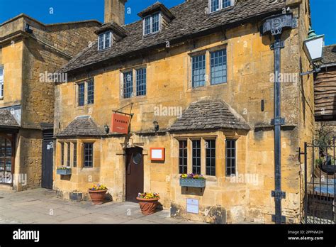 Hotel, Pub, Tavern or Bar Music Licence - AG - business - balustradellc