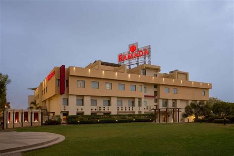 HOTEL BHANWAR SINGH PALACE Kishangarh Hotel BOOK