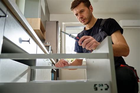 How a carpenter makes a drawer using rails - balustradellc