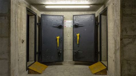 How a Panic Room Works - HowStuffWorks - balustradellc