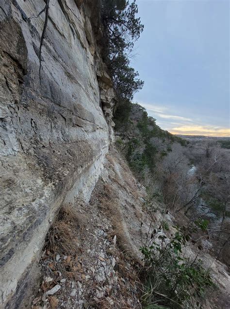 How can I safely walk along the top of a steep scree … - balustradellc