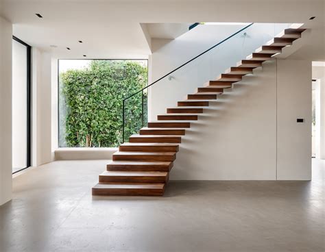 How Cantilevered Stairs Enhance Open Spaces : … - balustradellc