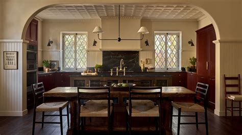 How designers took an upside-down Tudor-style - balustradellc