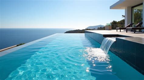 How Fiberglass Pools Have Infinity Edge Options - balustradellc