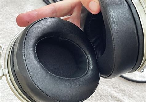 How Headphone Ear Pads Affect The Sound and Comfort - balustradellc