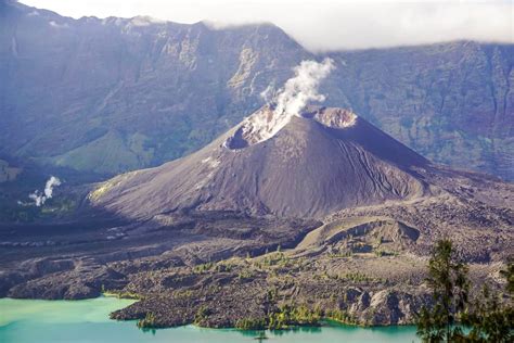 How I conquered the active volcano – Mount Rinjani - Thoughts - balustradellc