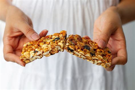 How Protein Bars Can Help You Build More Muscle - balustradellc