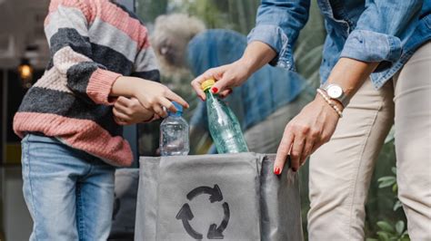 How Retailers Can Cut Costs by Reducing Waste - raincitystudios.com