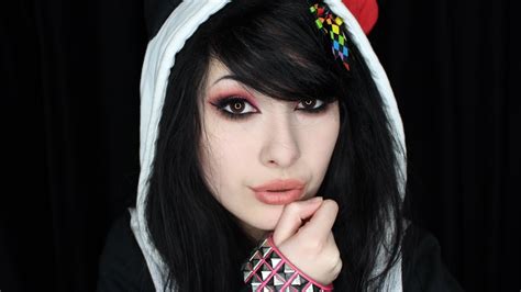 HOW TO: Scene / Emo Makeup for School! EPIC! - YouTube