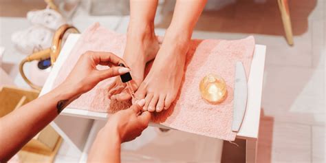 How to Brighten Discolored Toenails (and Find Out … - balustradellc