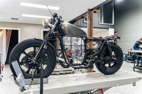 How to Build a Café Racer - BikeBound - balustradellc