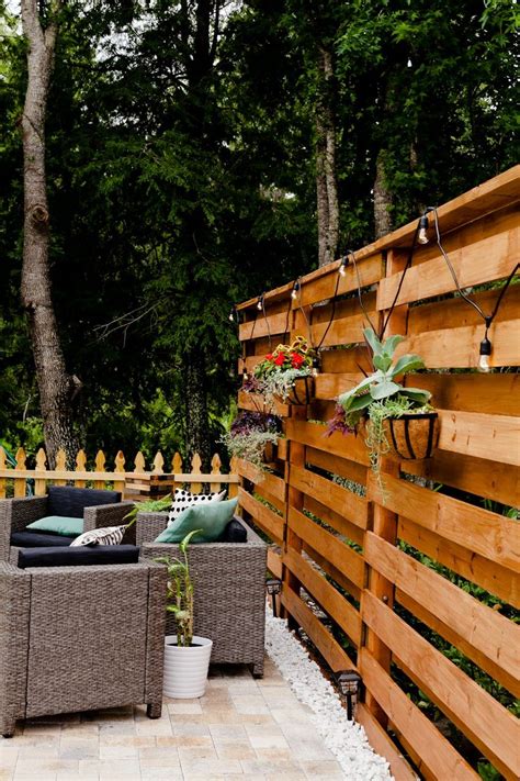 How to Build a Cheap, Stylish Horizontal Slat Fence - balustradellc