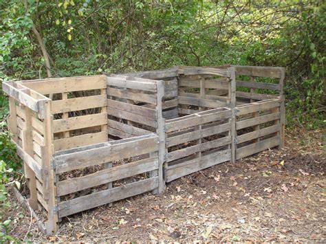 How To Build a Compost Bin from Wooden Pallets - raincitystudios.com