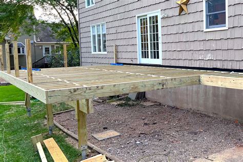 How To Build A Deck In 10 Steps - Hard Decks - balustradellc
