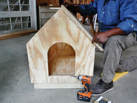 How to Build a DIY Doghouse - Daily Paws - balustradellc