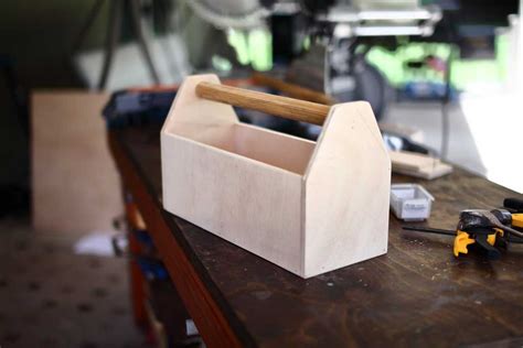 How to Build a DIY Wooden Tool Box - TheDIYPlan - balustradellc