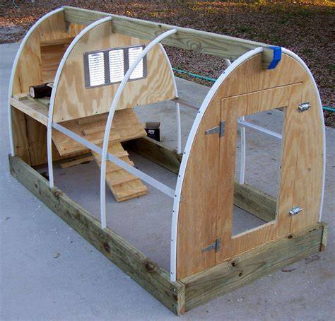 How to Build a Movable Chicken Coop or Tractor - raincitystudios.com