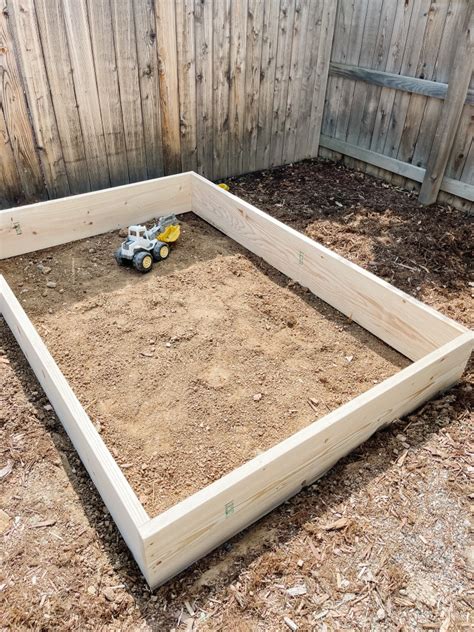 How to Build a Simple Sandbox - DIY - balustradellc