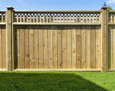 How To Build a Wood Privacy Fence - balustradellc