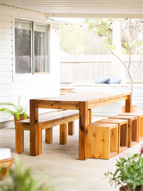 How To Build An Easy DIY Outdoor Dining Table (for … - balustradellc