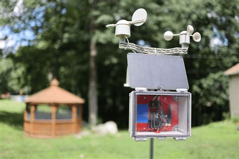 How to Build an Internet-Connected Weather Station - coolestguyplanet.net