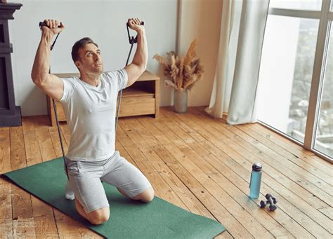 How to Build and Maintain Muscle While Traveling (Inc. Workout Plan) - balustradellc