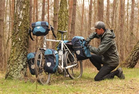 How To Carry Stuff On A Bike – Backpacks ... - Bicycle … - balustradellc