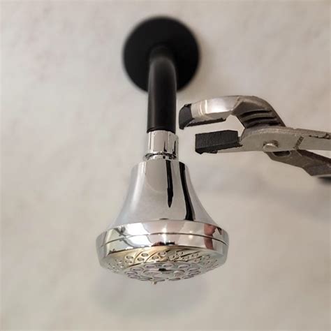 How to Change a Shower Head in 3 Easy Steps - balustradellc