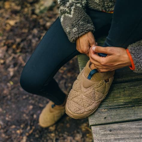 How to Choose the Best Camp Shoes - balustradellc